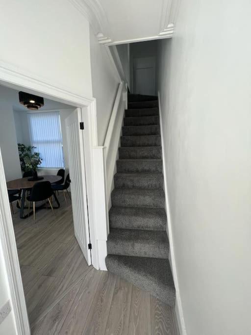 Beautiful Anfield Family Home ليفربول المظهر الخارجي الصورة