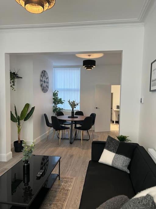 Beautiful Anfield Family Home ليفربول المظهر الخارجي الصورة
