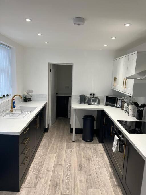 Beautiful Anfield Family Home ليفربول المظهر الخارجي الصورة